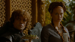 extant_GameOfThrones_4x02-TheLionAndTheRose_5031