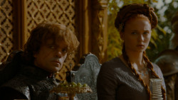 extant_GameOfThrones_4x02-TheLionAndTheRose_5034