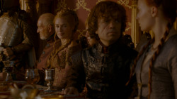 extant_GameOfThrones_4x02-TheLionAndTheRose_5037