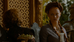 extant_GameOfThrones_4x02-TheLionAndTheRose_5040