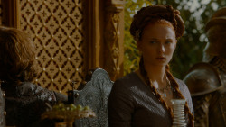 extant_GameOfThrones_4x02-TheLionAndTheRose_5043