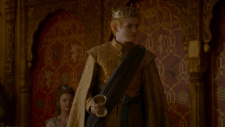 extant_GameOfThrones_4x02-TheLionAndTheRose_5046