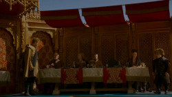 extant_GameOfThrones_4x02-TheLionAndTheRose_5050