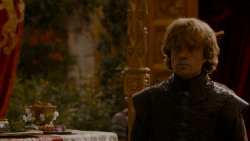 extant_GameOfThrones_4x02-TheLionAndTheRose_5052