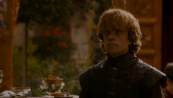extant_GameOfThrones_4x02-TheLionAndTheRose_5054