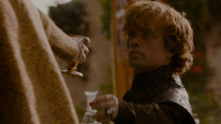 extant_GameOfThrones_4x02-TheLionAndTheRose_5057