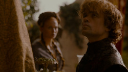 extant_GameOfThrones_4x02-TheLionAndTheRose_5062