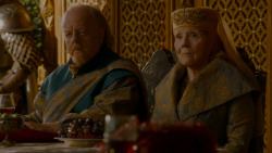 extant_GameOfThrones_4x02-TheLionAndTheRose_5064