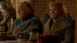 extant_GameOfThrones_4x02-TheLionAndTheRose_5066