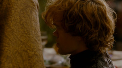 extant_GameOfThrones_4x02-TheLionAndTheRose_5080