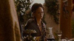 extant_GameOfThrones_4x02-TheLionAndTheRose_5092