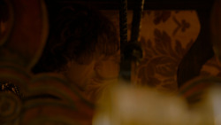 extant_GameOfThrones_4x02-TheLionAndTheRose_5097