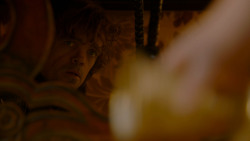 extant_GameOfThrones_4x02-TheLionAndTheRose_5101