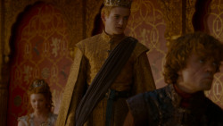 extant_GameOfThrones_4x02-TheLionAndTheRose_5109