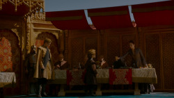 extant_GameOfThrones_4x02-TheLionAndTheRose_5110