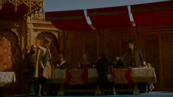 extant_GameOfThrones_4x02-TheLionAndTheRose_5112
