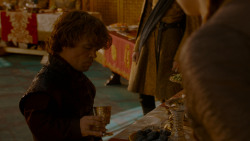 extant_GameOfThrones_4x02-TheLionAndTheRose_5117