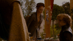 extant_GameOfThrones_4x02-TheLionAndTheRose_5118