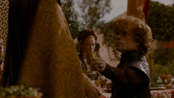 extant_GameOfThrones_4x02-TheLionAndTheRose_5125