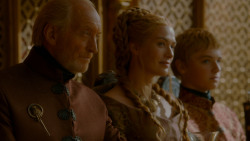 extant_GameOfThrones_4x02-TheLionAndTheRose_5137