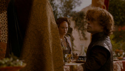 extant_GameOfThrones_4x02-TheLionAndTheRose_5140