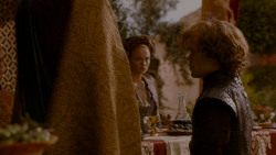 extant_GameOfThrones_4x02-TheLionAndTheRose_5141