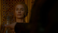 extant_GameOfThrones_4x02-TheLionAndTheRose_5144