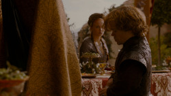 extant_GameOfThrones_4x02-TheLionAndTheRose_5149