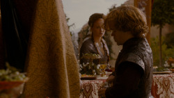extant_GameOfThrones_4x02-TheLionAndTheRose_5150