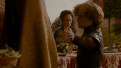 extant_GameOfThrones_4x02-TheLionAndTheRose_5155