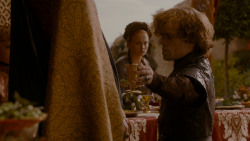 extant_GameOfThrones_4x02-TheLionAndTheRose_5156