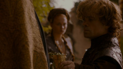 extant_GameOfThrones_4x02-TheLionAndTheRose_5163