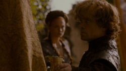 extant_GameOfThrones_4x02-TheLionAndTheRose_5174
