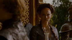 extant_GameOfThrones_4x02-TheLionAndTheRose_5207