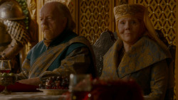 extant_GameOfThrones_4x02-TheLionAndTheRose_5215