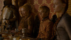 extant_GameOfThrones_4x02-TheLionAndTheRose_5217