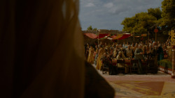 extant_GameOfThrones_4x02-TheLionAndTheRose_5220