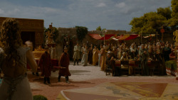 extant_GameOfThrones_4x02-TheLionAndTheRose_5222