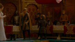 extant_GameOfThrones_4x02-TheLionAndTheRose_5233