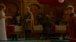 extant_GameOfThrones_4x02-TheLionAndTheRose_5234