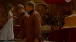 extant_GameOfThrones_4x02-TheLionAndTheRose_5237