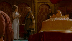 extant_GameOfThrones_4x02-TheLionAndTheRose_5240