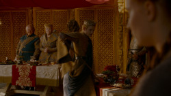 extant_GameOfThrones_4x02-TheLionAndTheRose_5243