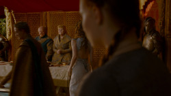 extant_GameOfThrones_4x02-TheLionAndTheRose_5246