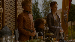 extant_GameOfThrones_4x02-TheLionAndTheRose_5248