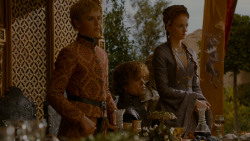 extant_GameOfThrones_4x02-TheLionAndTheRose_5249