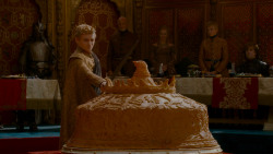 extant_GameOfThrones_4x02-TheLionAndTheRose_5250