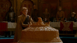 extant_GameOfThrones_4x02-TheLionAndTheRose_5252
