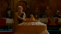 extant_GameOfThrones_4x02-TheLionAndTheRose_5253