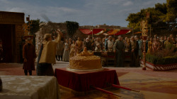 extant_GameOfThrones_4x02-TheLionAndTheRose_5256
